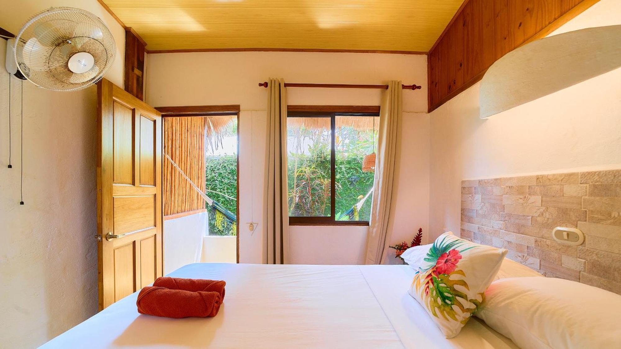 Cabinas Montesol Puerto Viejo de Talamanca المظهر الخارجي الصورة