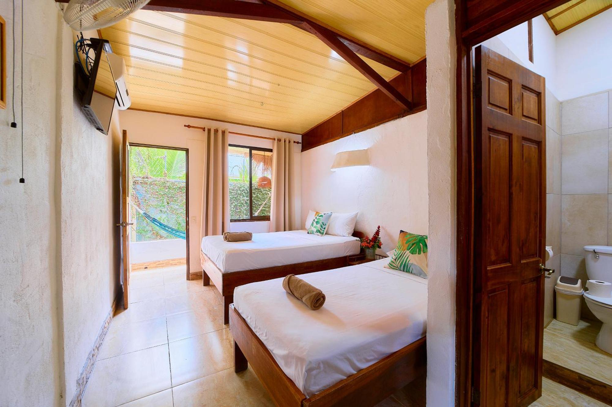 Cabinas Montesol Puerto Viejo de Talamanca المظهر الخارجي الصورة