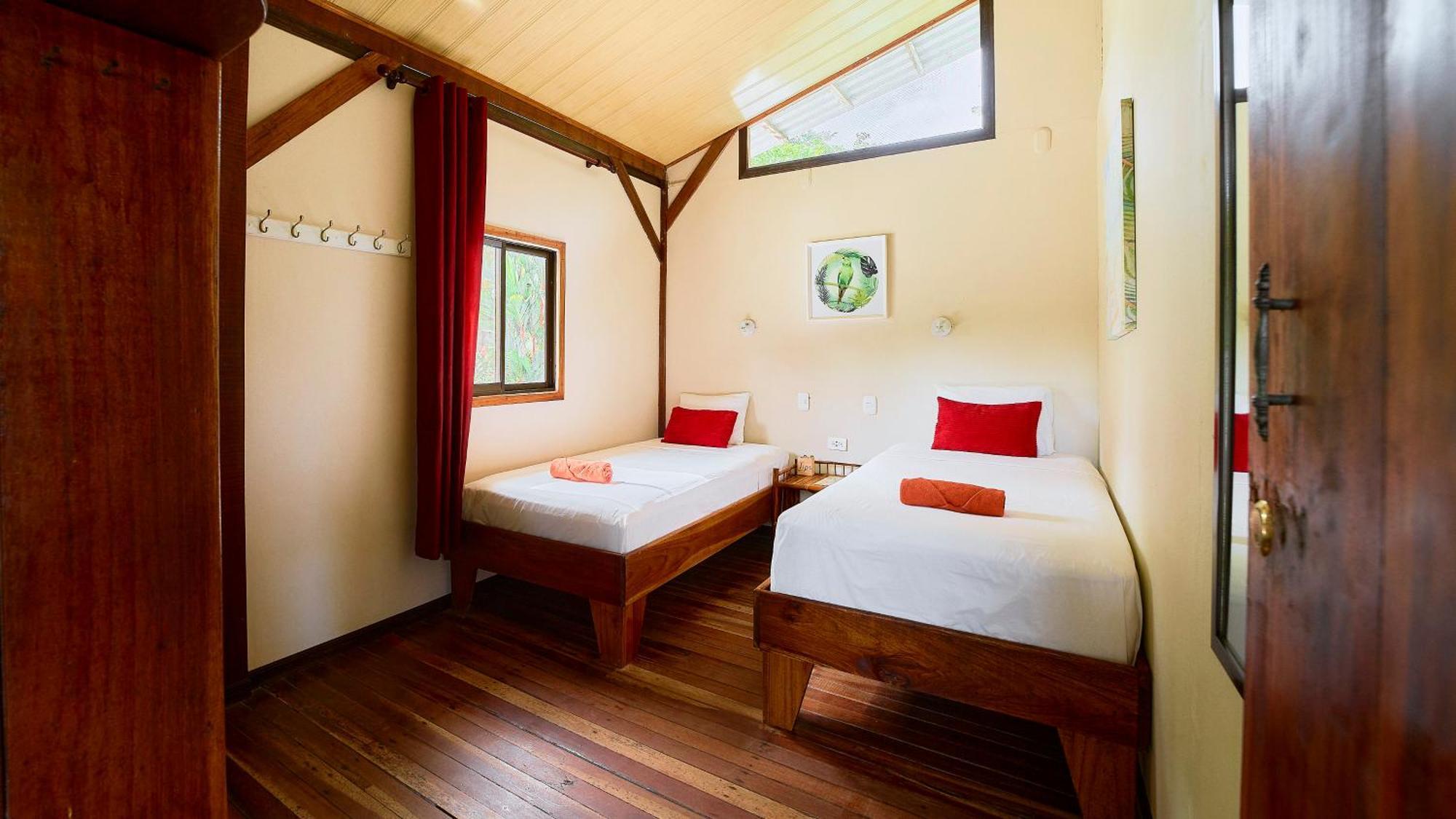 Cabinas Montesol Puerto Viejo de Talamanca المظهر الخارجي الصورة