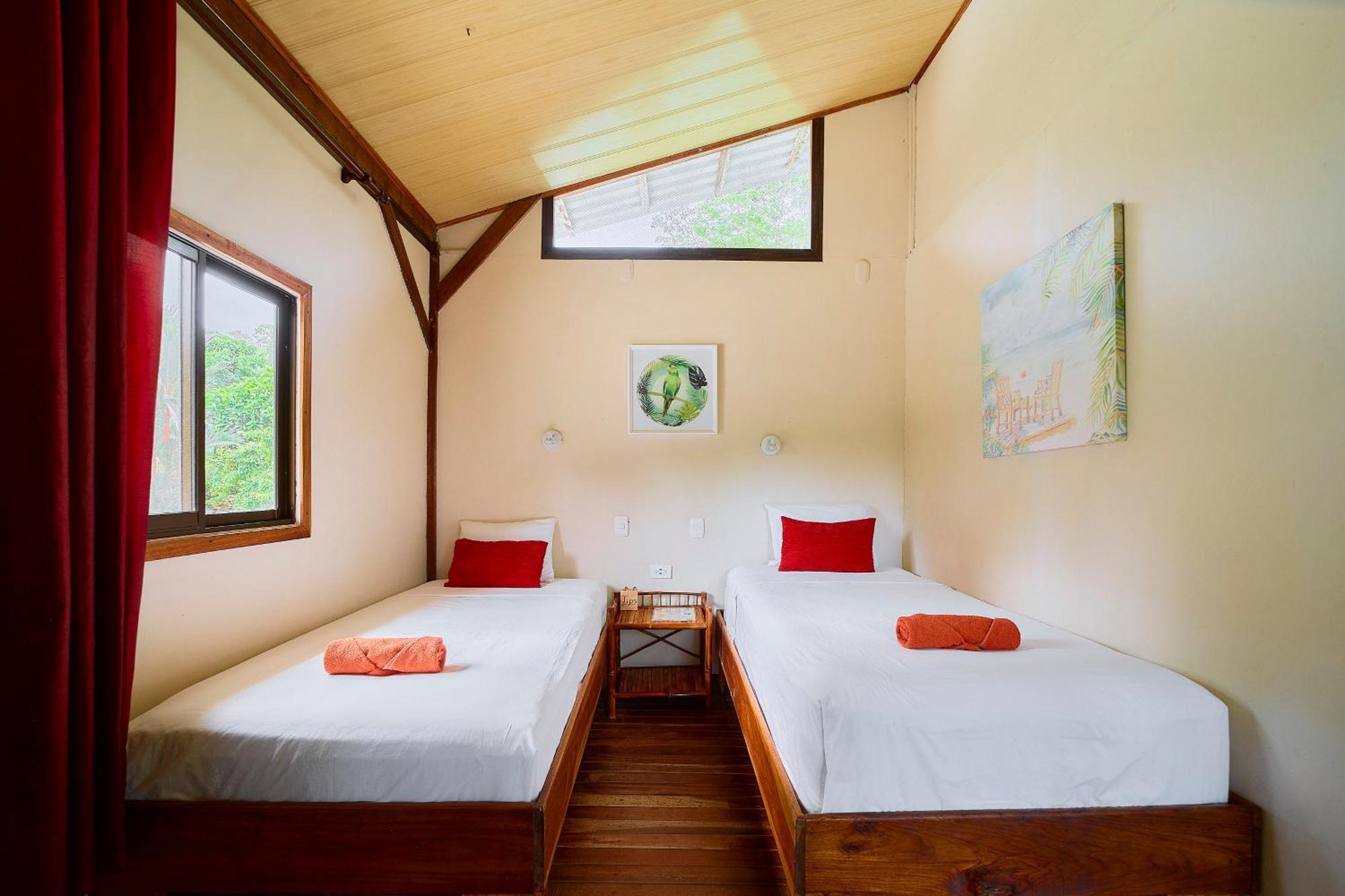 Cabinas Montesol Puerto Viejo de Talamanca المظهر الخارجي الصورة