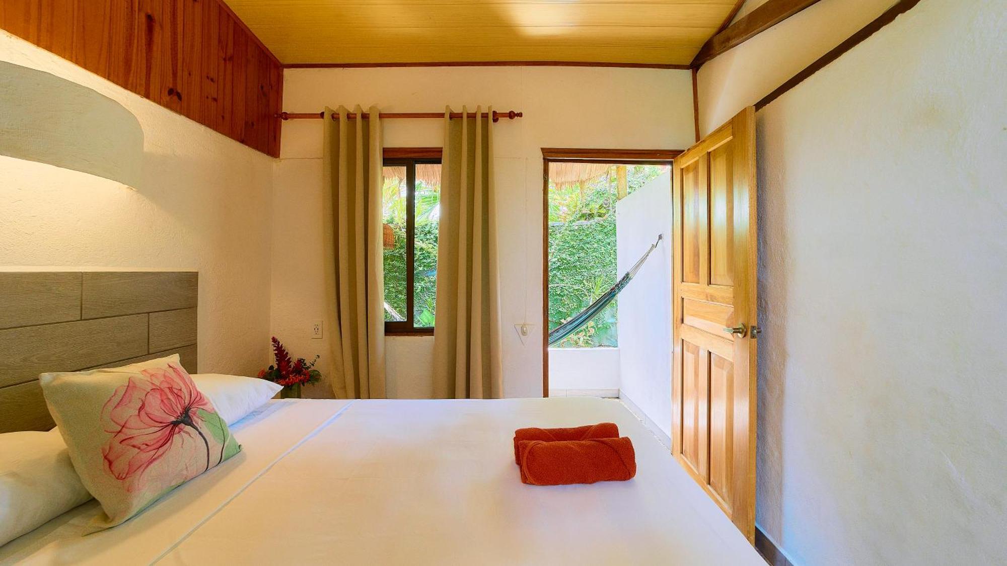 Cabinas Montesol Puerto Viejo de Talamanca المظهر الخارجي الصورة
