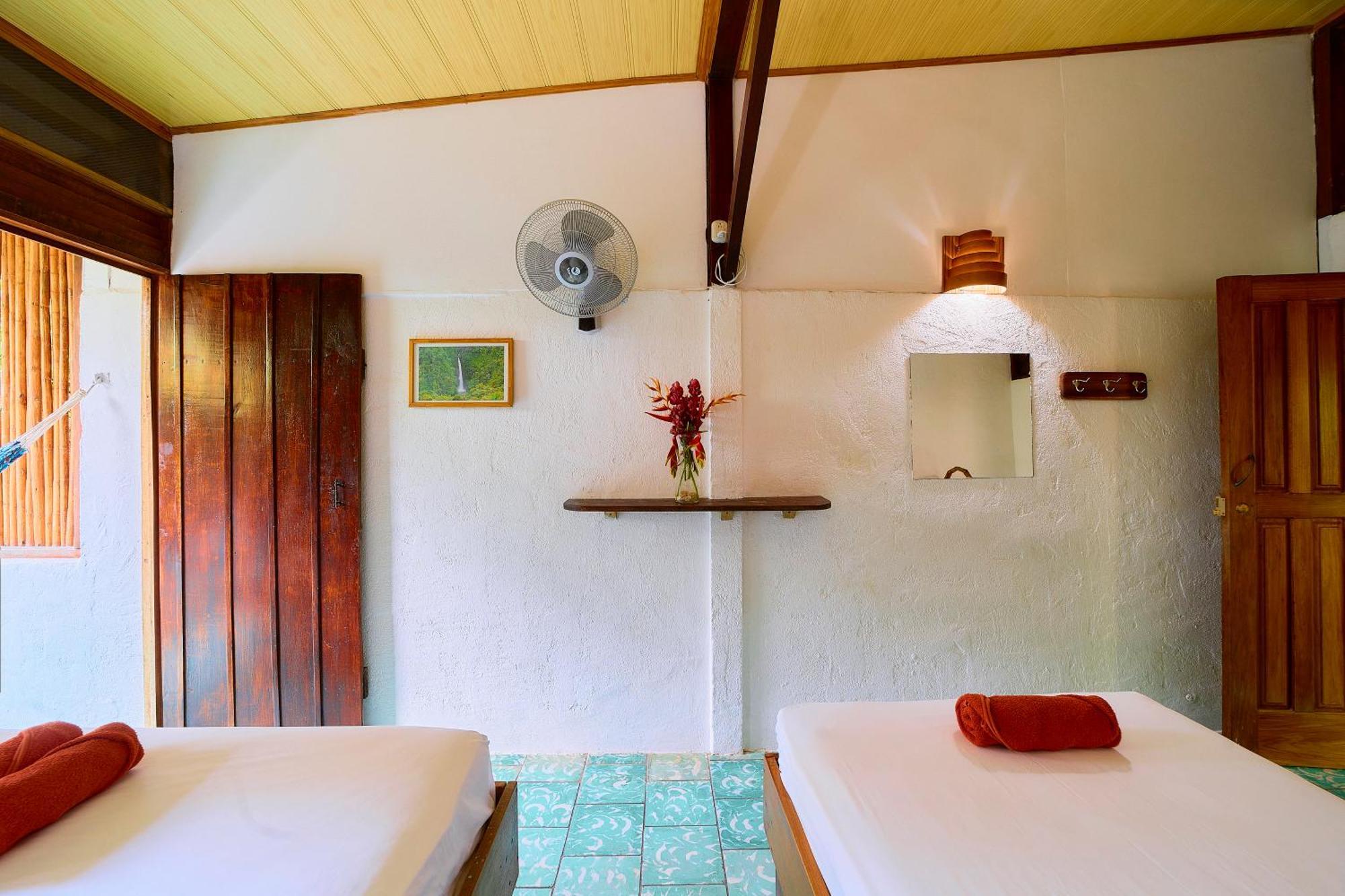Cabinas Montesol Puerto Viejo de Talamanca المظهر الخارجي الصورة