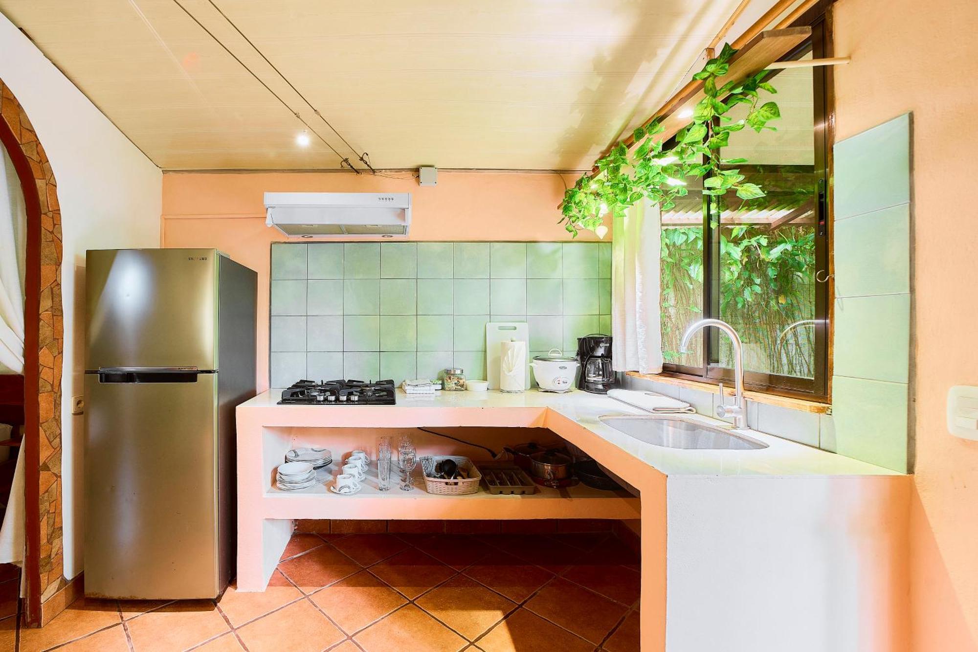Cabinas Montesol Puerto Viejo de Talamanca المظهر الخارجي الصورة