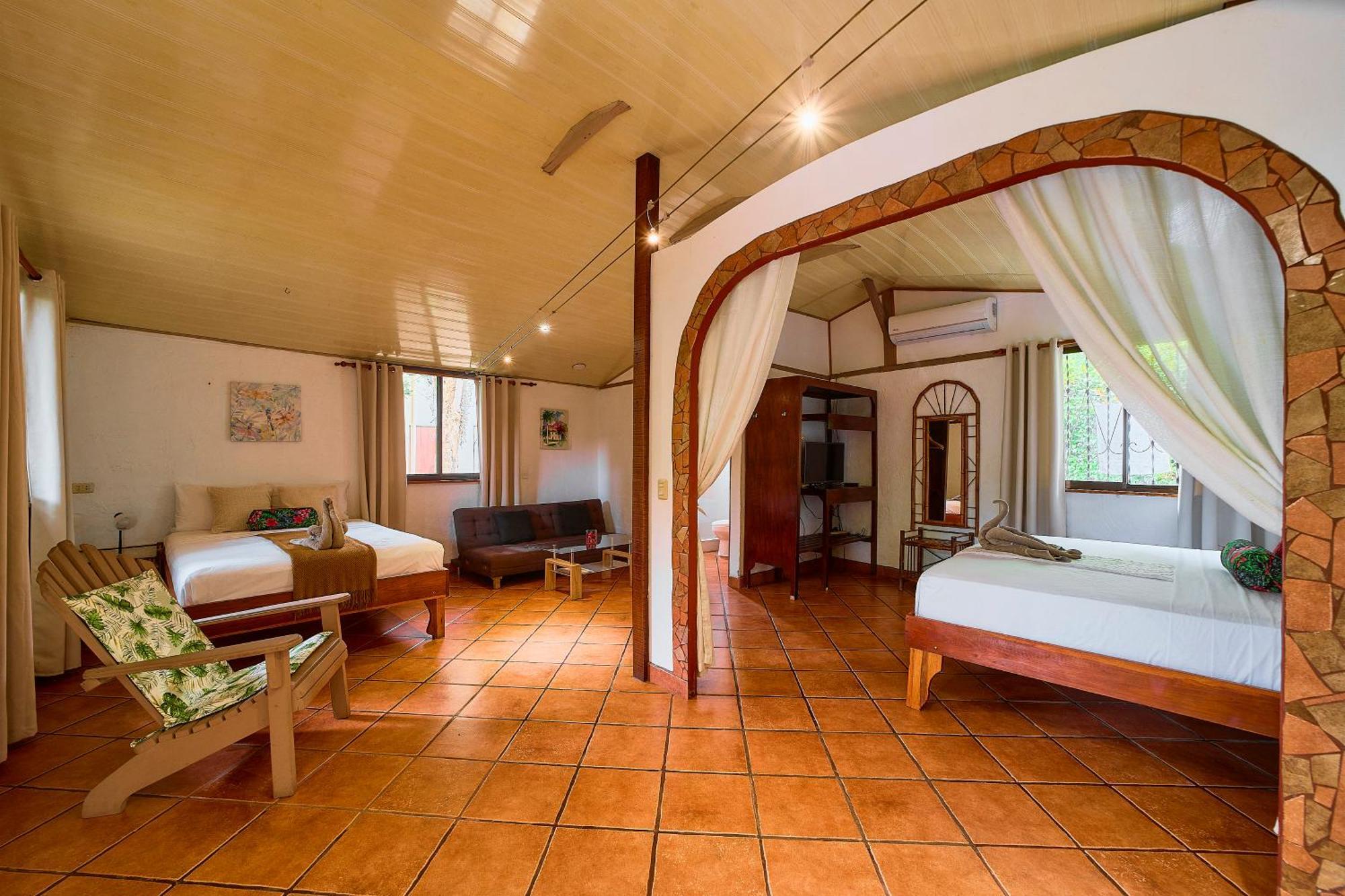 Cabinas Montesol Puerto Viejo de Talamanca المظهر الخارجي الصورة