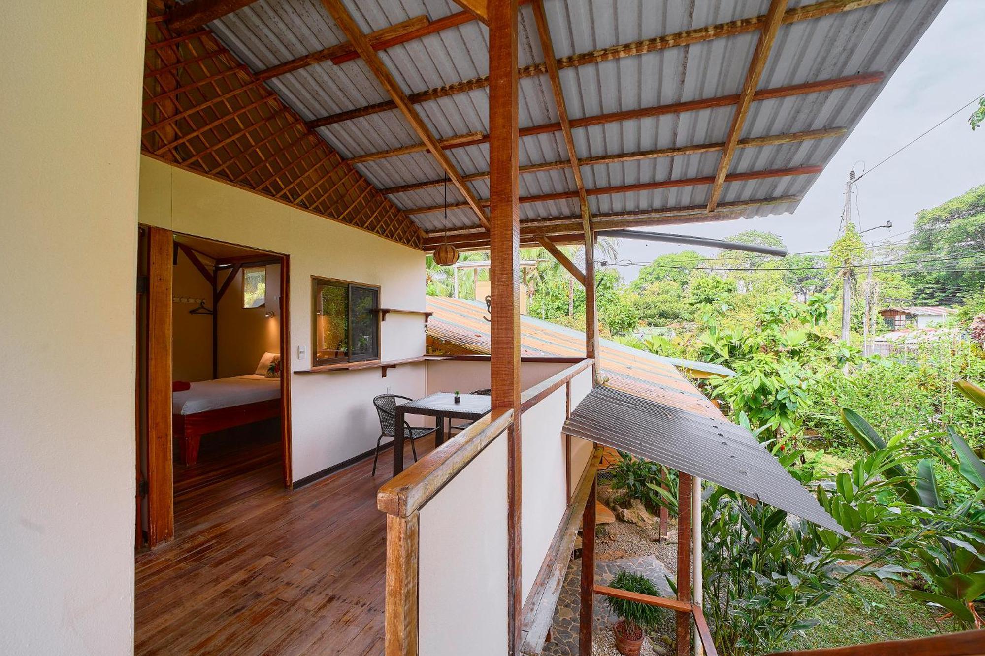 Cabinas Montesol Puerto Viejo de Talamanca المظهر الخارجي الصورة