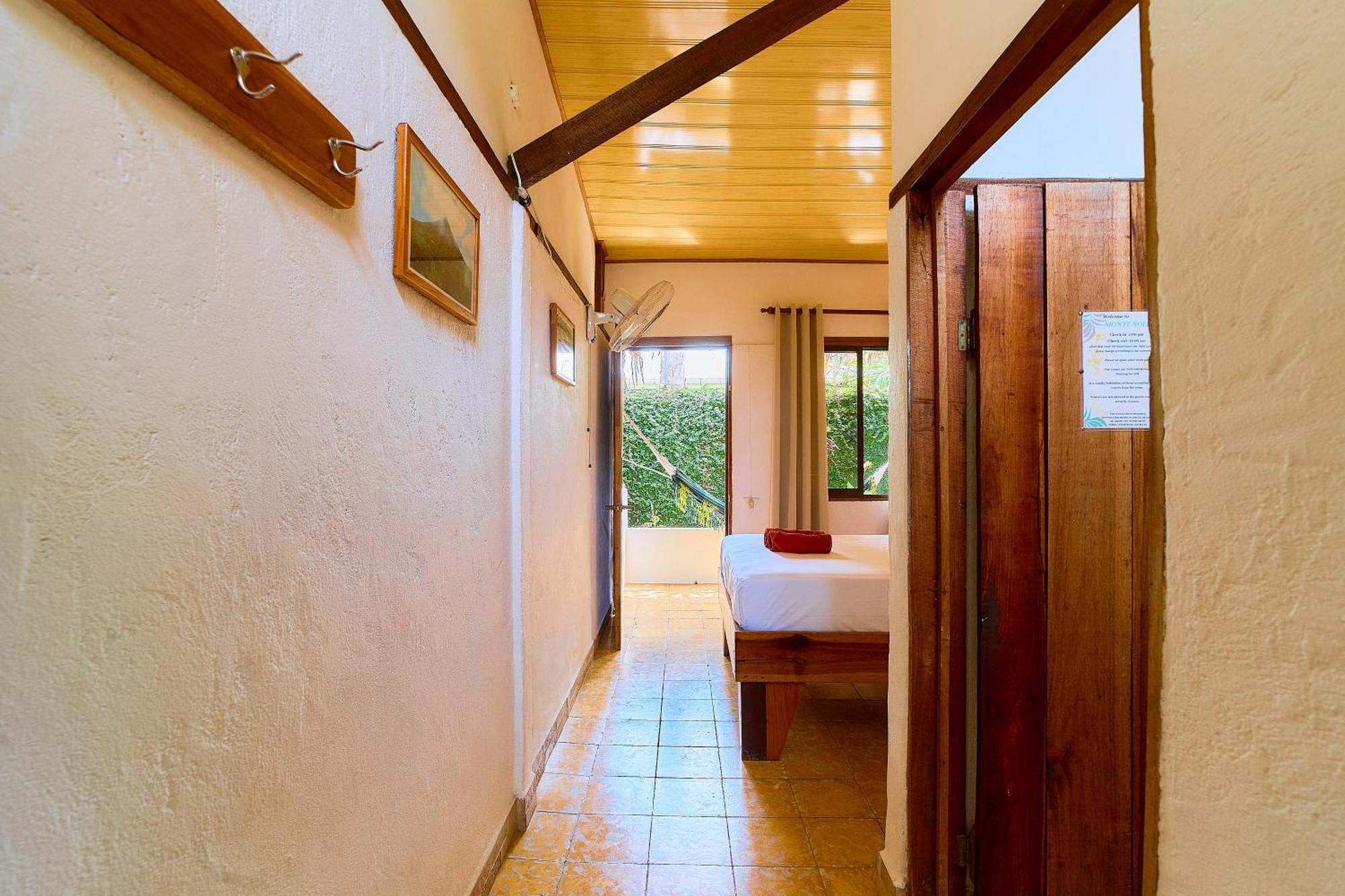 Cabinas Montesol Puerto Viejo de Talamanca المظهر الخارجي الصورة