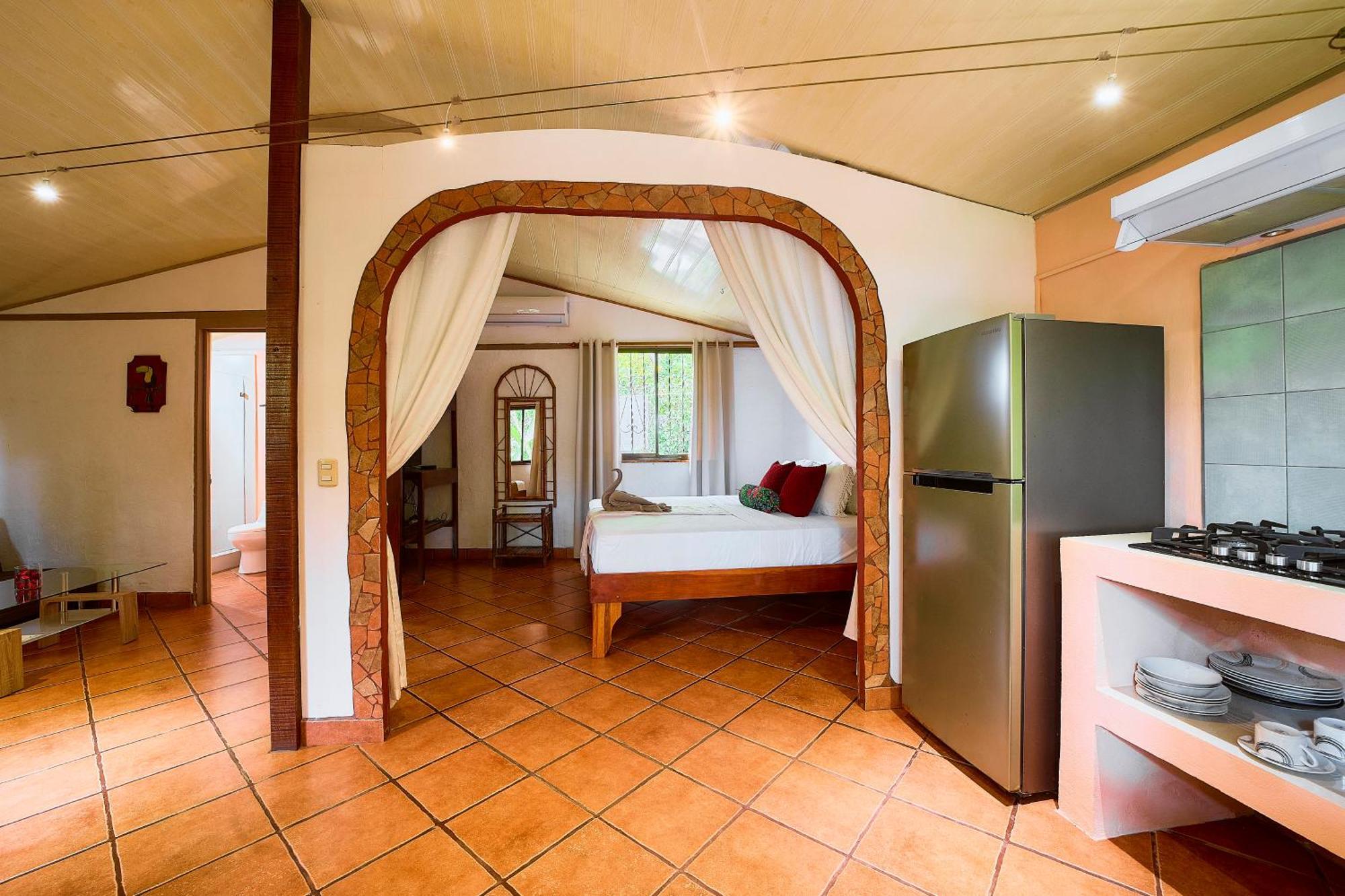 Cabinas Montesol Puerto Viejo de Talamanca المظهر الخارجي الصورة
