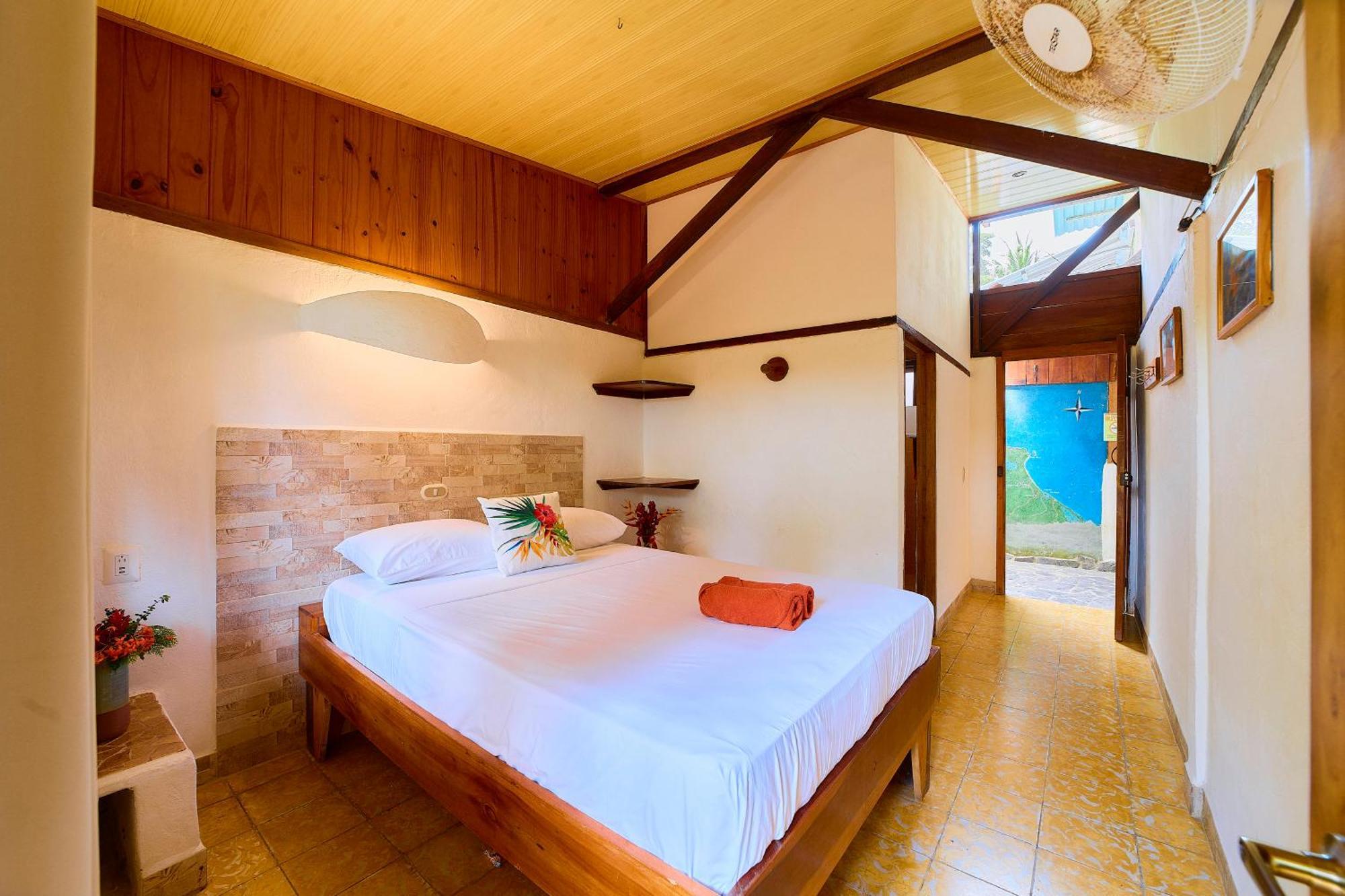 Cabinas Montesol Puerto Viejo de Talamanca المظهر الخارجي الصورة