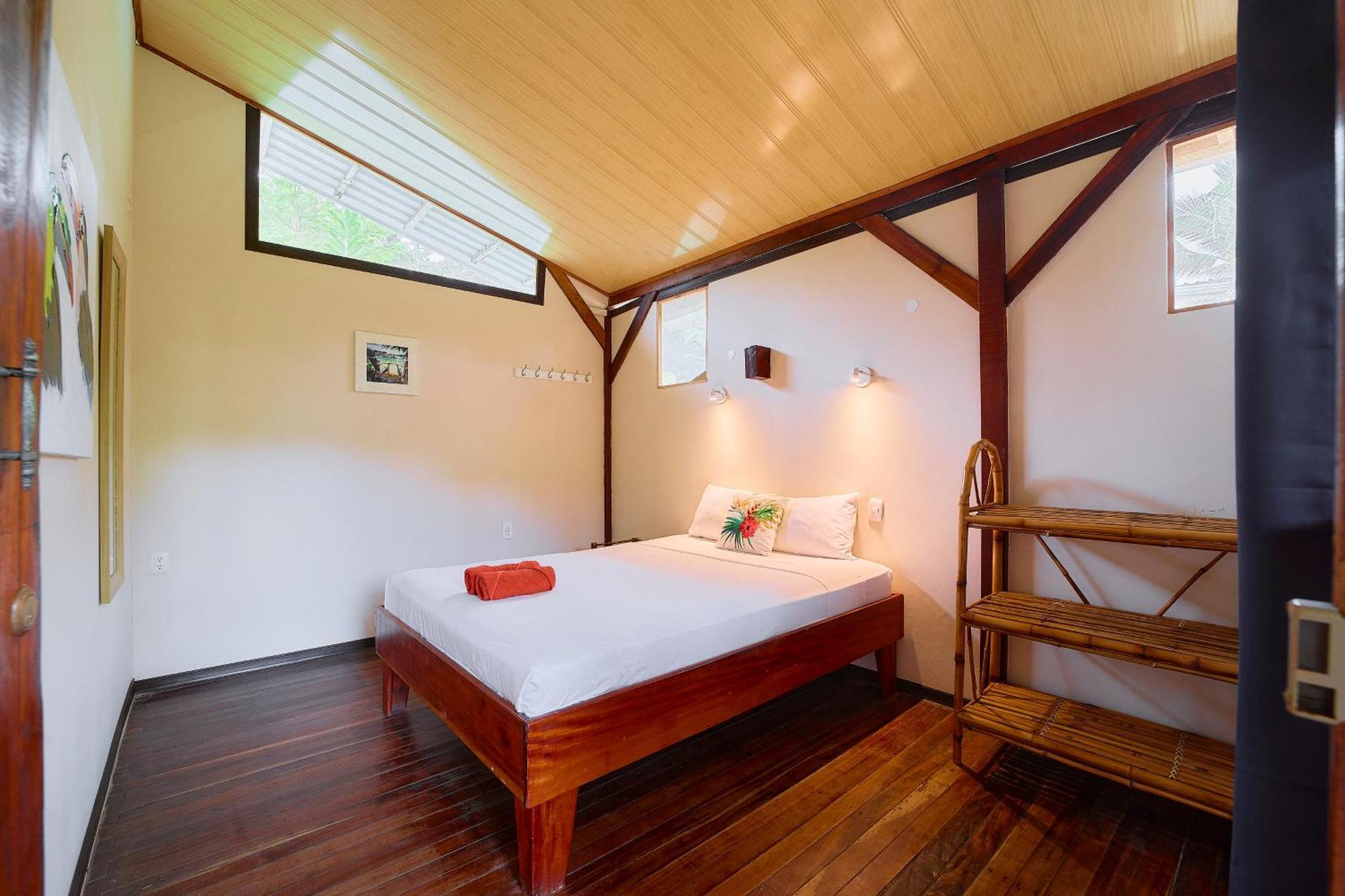 Cabinas Montesol Puerto Viejo de Talamanca المظهر الخارجي الصورة