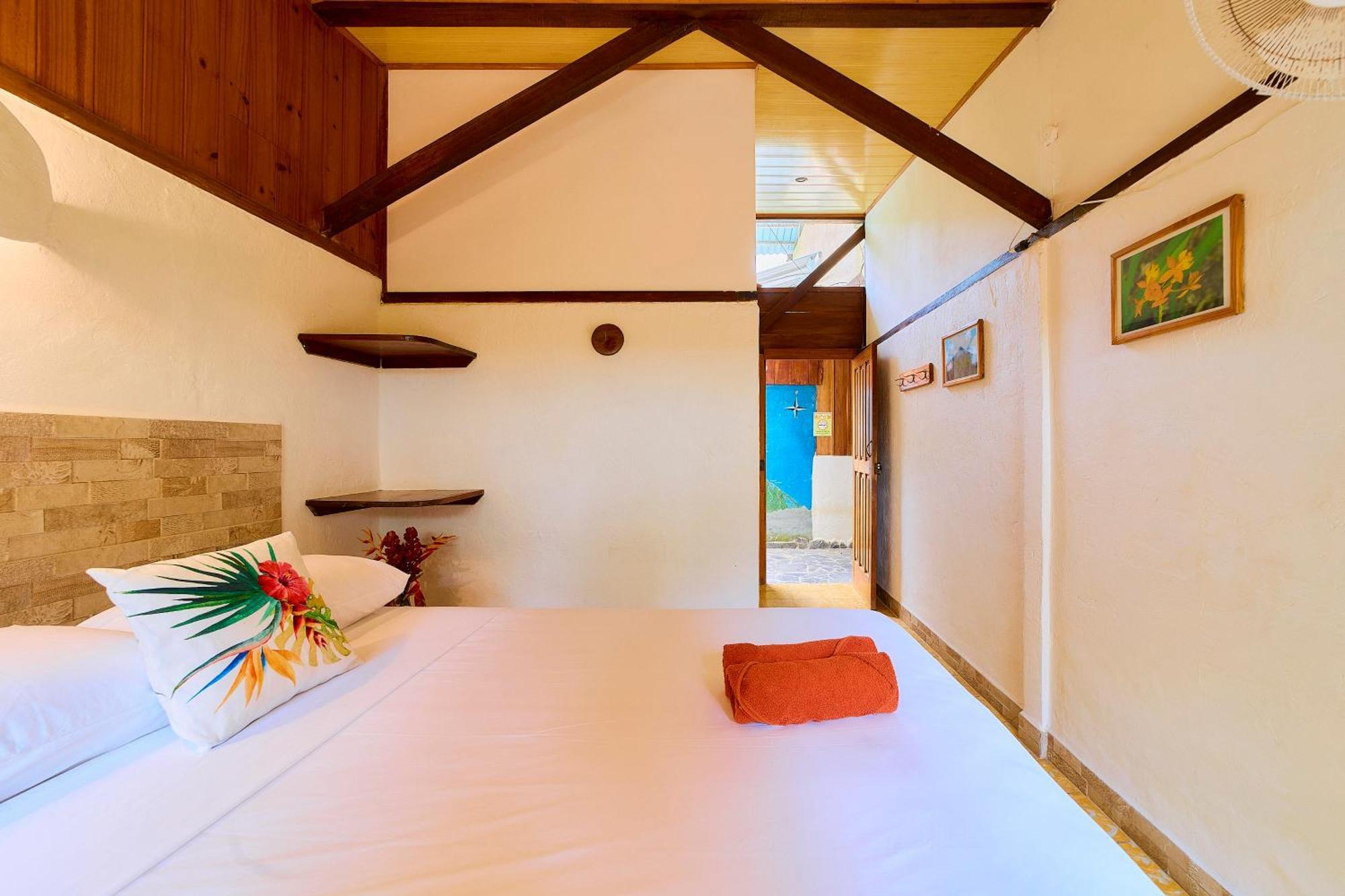 Cabinas Montesol Puerto Viejo de Talamanca المظهر الخارجي الصورة