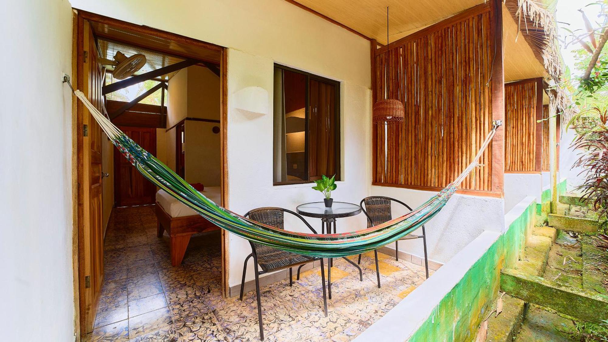 Cabinas Montesol Puerto Viejo de Talamanca المظهر الخارجي الصورة